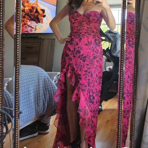 Eden GownAmanda UprichardColor: Femme Size: M - Picture 1 of 4